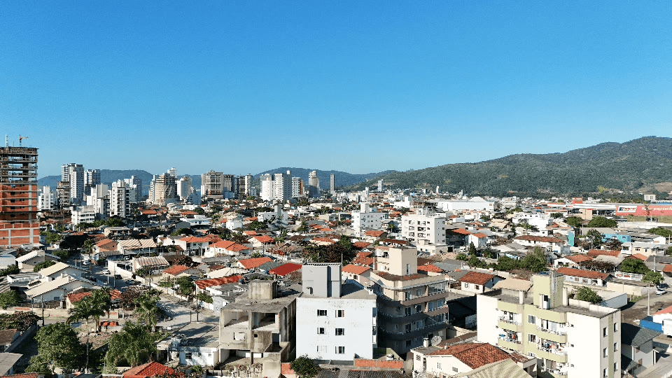 Vista Sacada — Cidade e Serra